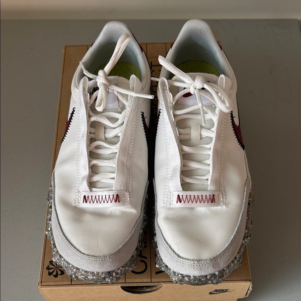 Nike waffle racer crater. Women’s sz 8.5. White/red.